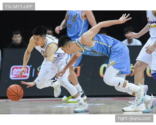 《篮球回场规则详解》：CBA与NBA规则差异对比，哪种判罚更公平？