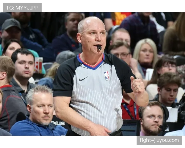 专业解读防守三秒 NBA 规则的具体定义与裁判执裁标准