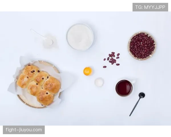 汪顺家的冰箱里塞满蛋白粉，连饮料都是按毫升算的